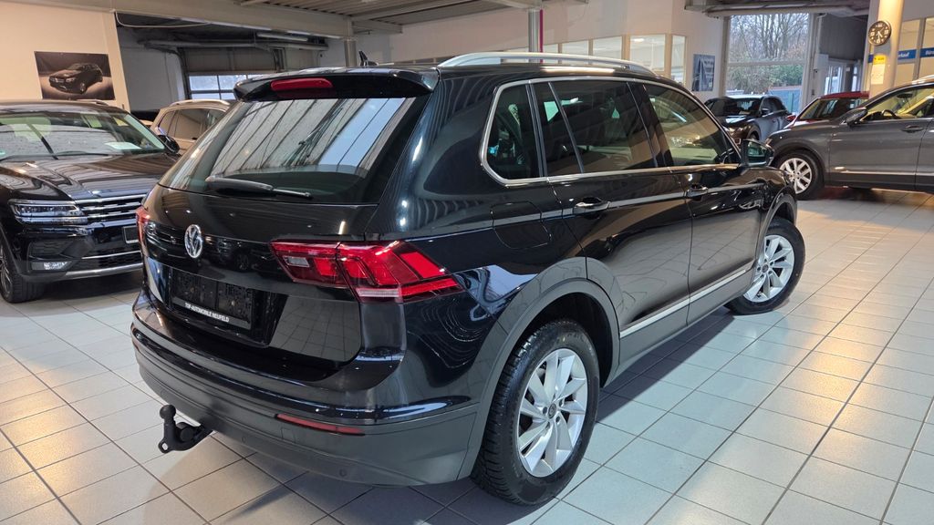 VW Tiguan 88.000 km 19.999 &euro; Salzkotten 33154