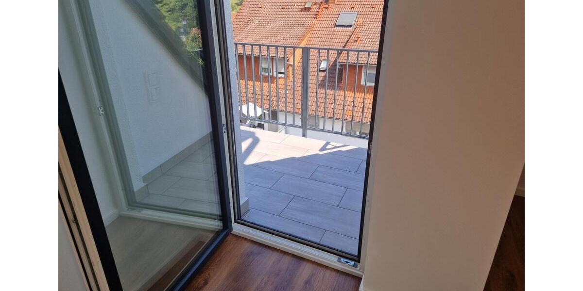 NeubauGeschmackvolle 3-Zimmer-Penthouse Wohnung Terrass+ Aufzug 3 zimmer