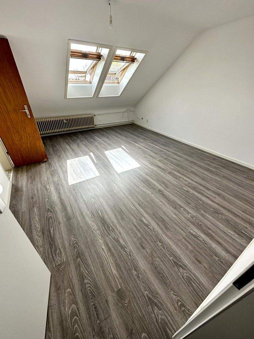 Nettes Apartment im DG....Uni-Nähe...provisionsfrei 1 zimmer