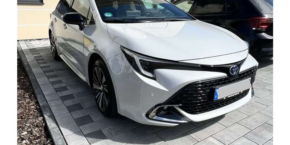 Toyota Corolla 5.500 km 30.499 &euro; Diez 65582