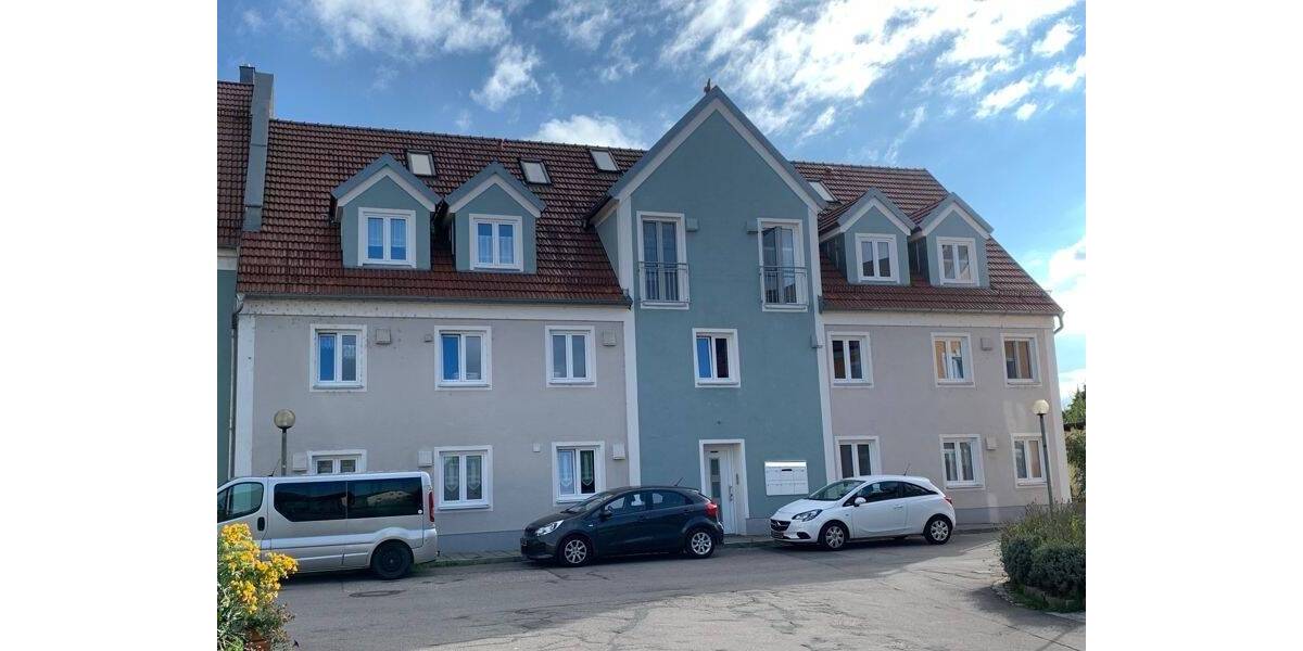 Etagenwohnung Nittenau - 3 Zimmer, 87 m&sup2;, 765&euro; | Angebot:23972871