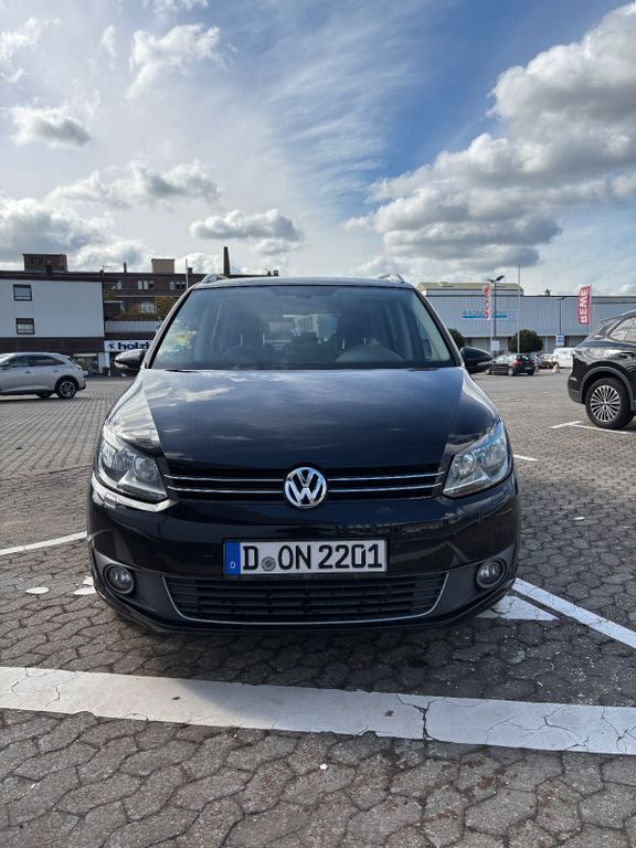 VW Touran 148.000 km 10.500 € Düsseldorf 40211