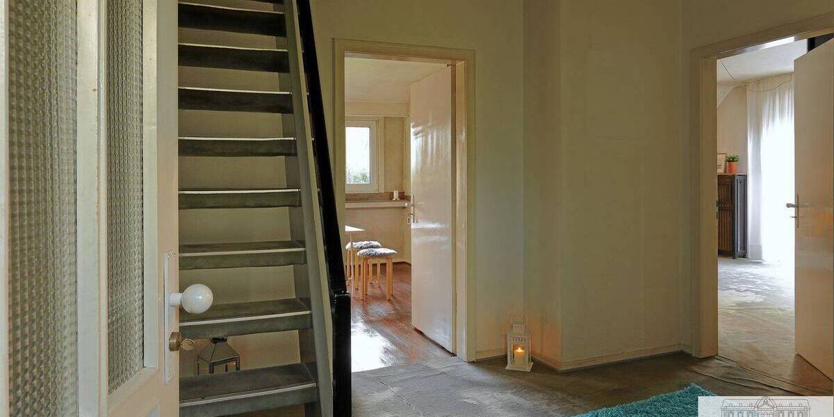 Ein-bis Zweifamilienhaus im Hildener Norden: Großzügiges Wohnen mit vielfältigen Nutzungsmöglichkeiten 8 zimmer