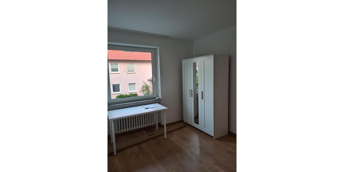 Vier möblierte Zimmer in renovierter Wohnung, Neugründung WG 4 zimmer