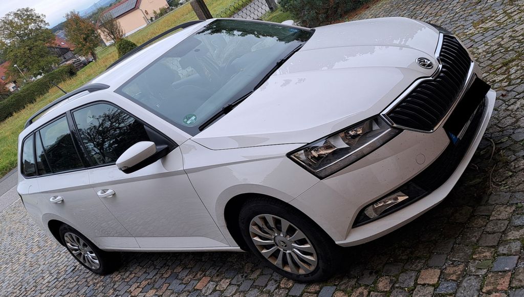 Skoda Fabia 125.000 km 9.300 &euro; Roding 93426