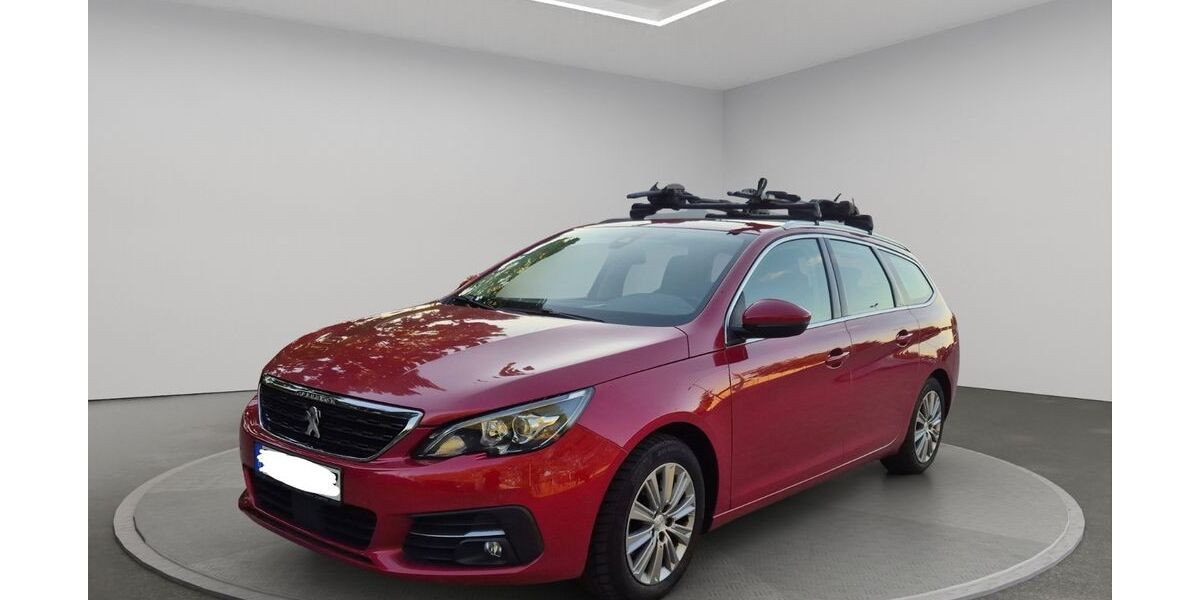 Peugeot 308 89.000 km 8.900 &euro; Berlin 13089