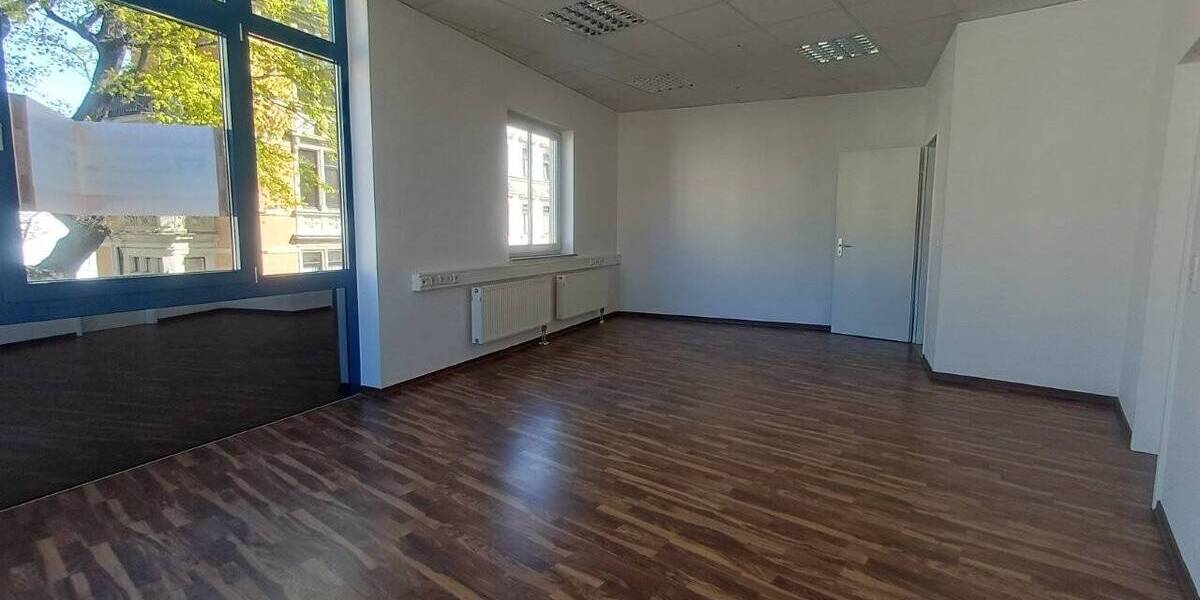 Gewerbeobjekt Zwickau Innenstadt - 3 Zimmer, 140 m&sup2;, 1.199&euro; | Angebot:26695005