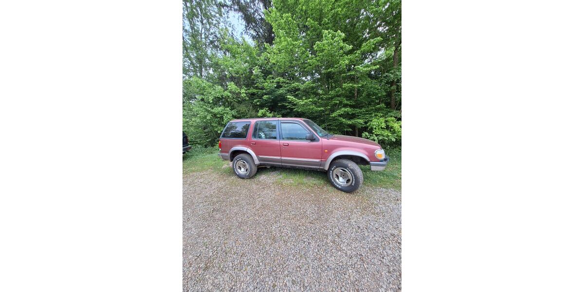 Ford Explorer 197.000 km 2.200 &euro; Albbruck 79774
