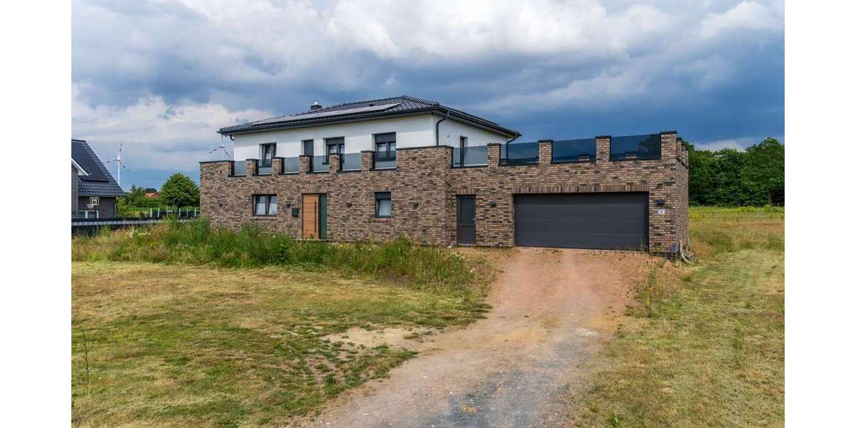 Einfamilienhaus Sulingen - 7 Zimmer, 246 m&sup2;, 650.000&euro; | Angebot:27002440