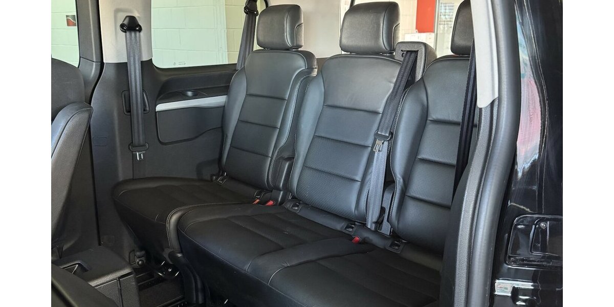 Opel Zafira Life -e Elegance L 50 kWh Leder Xenon CAM 34.950 km 24.760 &euro; Lich 35423