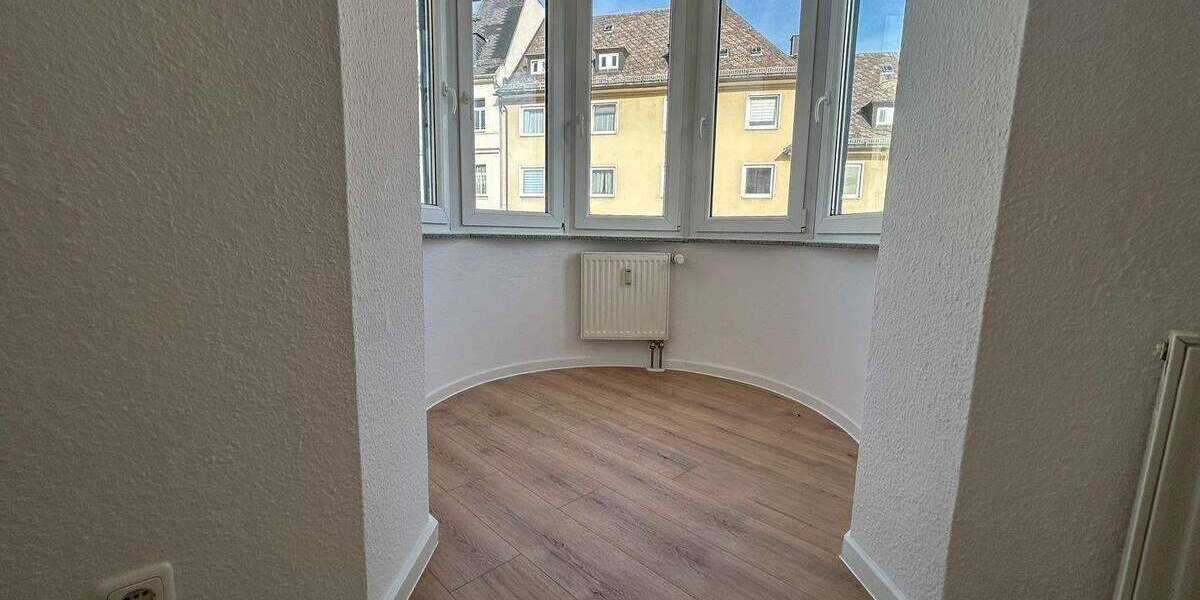 Etagenwohnung Plauen Stadtmitte - 3 Zimmer, 68 m&sup2;, 375&euro; | Angebot:26908740