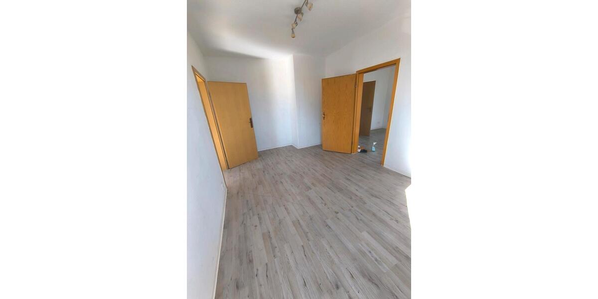 Etagenwohnung Allstedt - 3 Zimmer, 65 m&sup2;, 360&euro; | Angebot:26181683