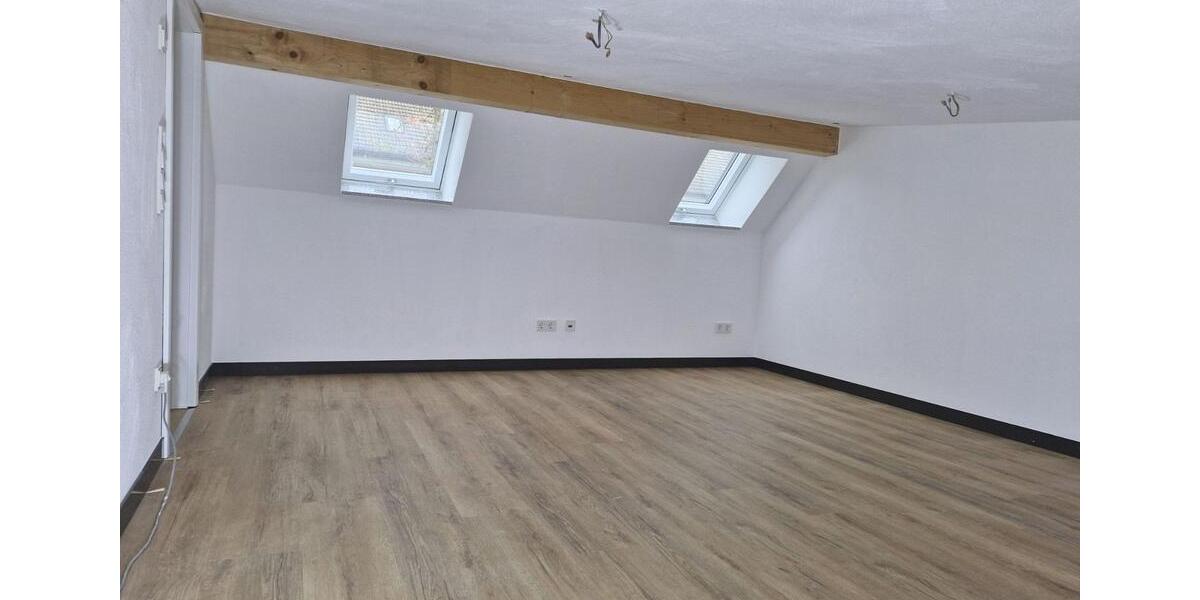 Dachgeschoßwohnung Alsfeld - 3.5 Zimmer, 105 m&sup2;, 1.207&euro; | Angebot:23273135