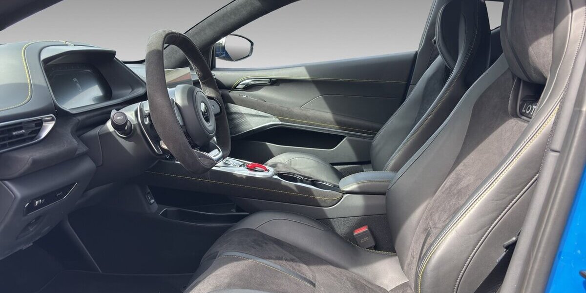 Lotus Emira Limited 1 of 12 Edition DSG Alcantara 7.000 km 61.900 &euro; Wuppertal 42327