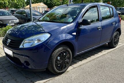 Dacia Sandero 144.500 km 890 &euro; München 81827