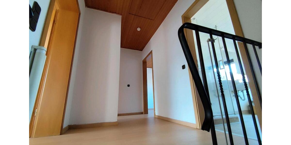 Etagenwohnung Meerbusch - 5 Zimmer, 130 m&sup2;, 1.850&euro; | Angebot:24983748