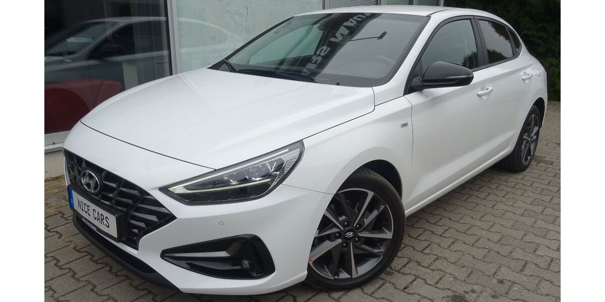 Hyundai i30 28.627 km 17.490 &euro; Nauen 14641