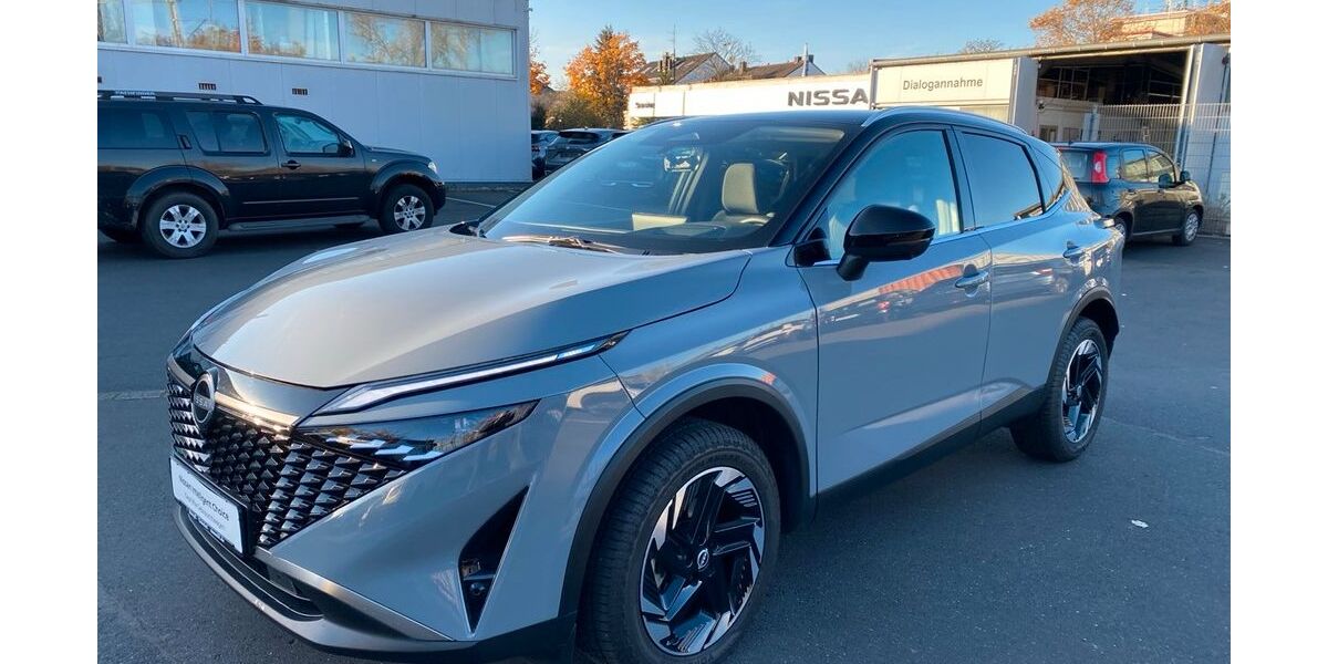 Nissan Qashqai 22.500 km 29.890 &euro; Troisdorf 53840