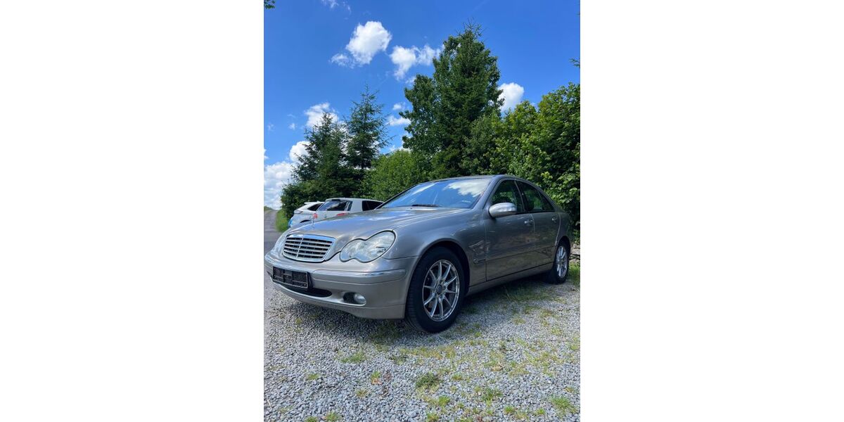 Mercedes-Benz C 200 160.000 km 3.300 &euro; Bergneustadt 51702