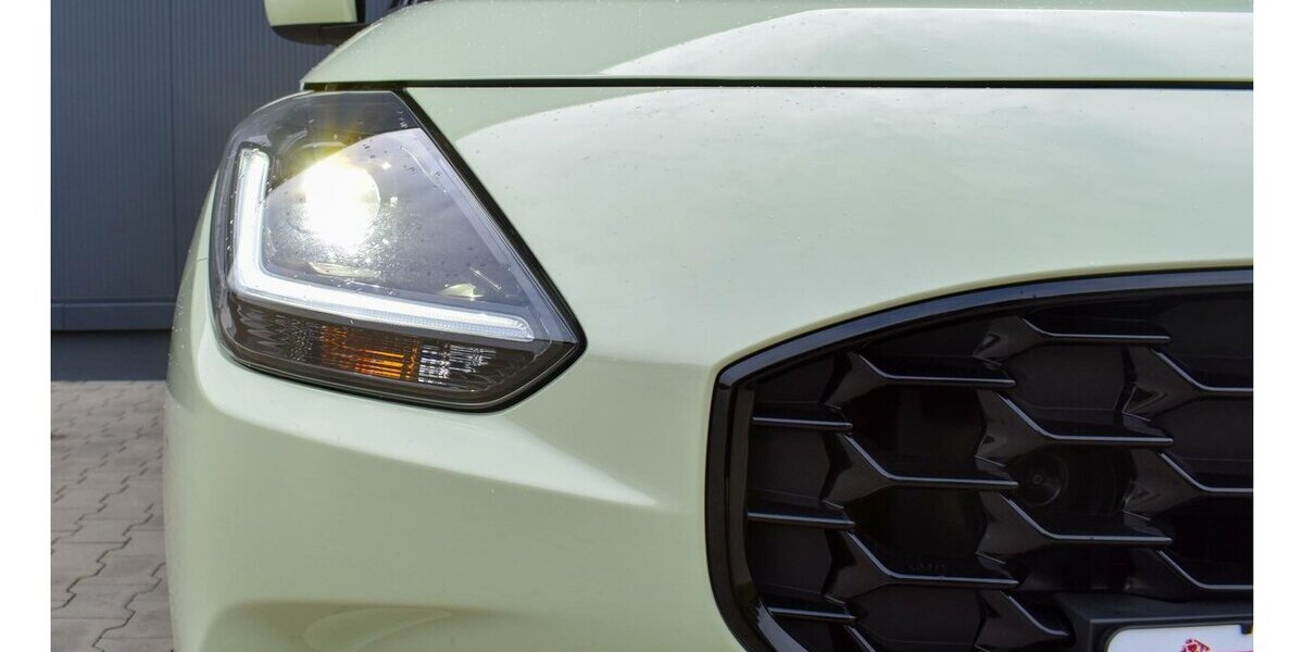 Suzuki Swift Club 1.2l M/T Dualjet Hybrid 16.600 km 15.450 &euro; Höchberg-Würzburg 97204