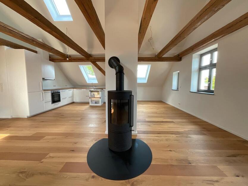 Stilvolle Dachgeschoßwohnung mit Garten (Erstbezug)