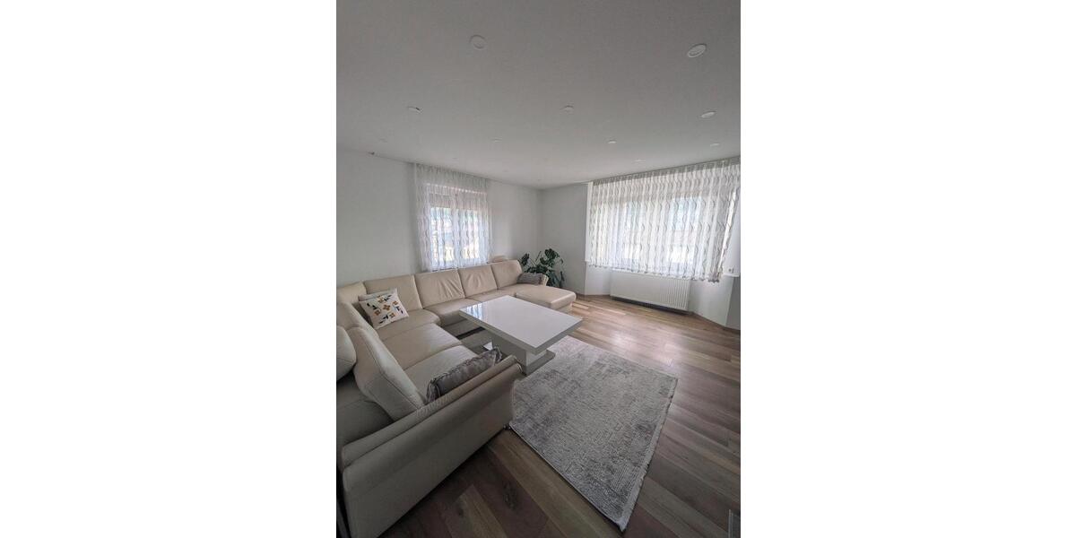 Dachgeschoßwohnung Tuttlingen - 6 Zimmer, 141 m&sup2;, 349.000&euro; | Angebot:26709609