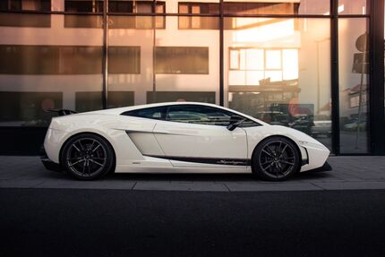 Lamborghini Gallardo 24.000 km 197.950 € Tübingen 72072