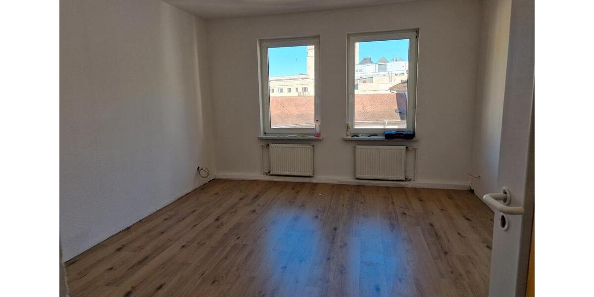 Dachgeschoßwohnung Halle (Saale) - 4 Zimmer, 115 m&sup2;, 1.100&euro; | Angebot:26163555