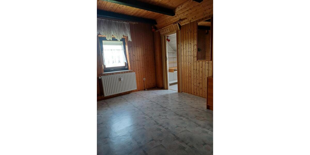 Dachgeschoßwohnung Heusweiler - 3 Zimmer, 70 m&sup2;, 670&euro; | Angebot:26512277