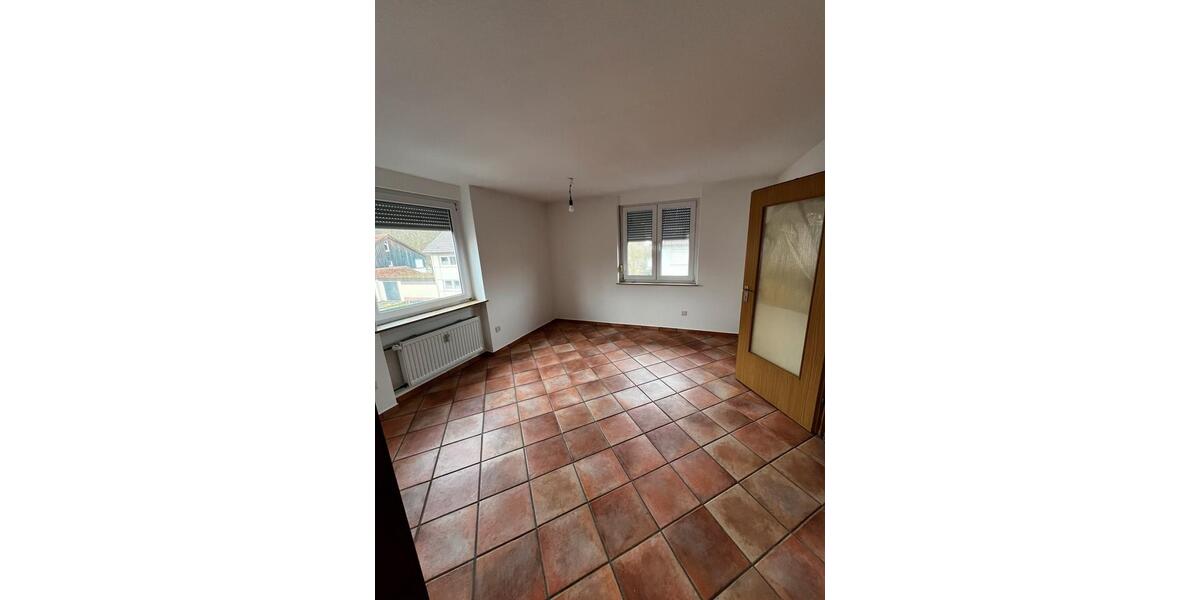 Etagenwohnung Wertheim - 4 Zimmer, 89 m&sup2;, 795&euro; | Angebot:25523169