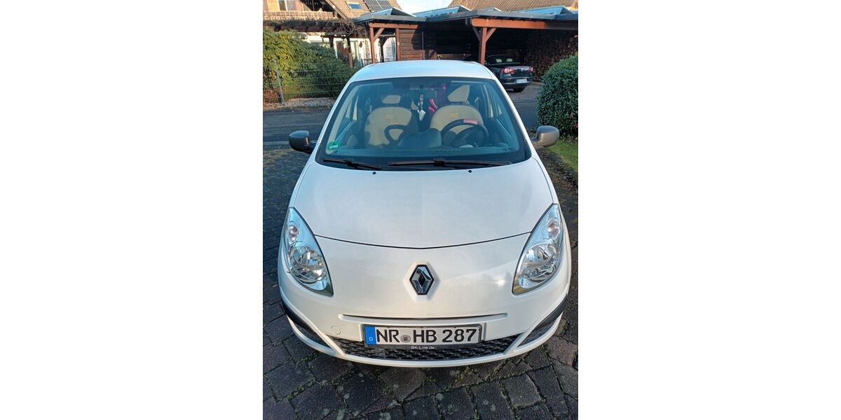 Renault Twingo 104.000 km 3.500 &euro; Vettelschoß 53560