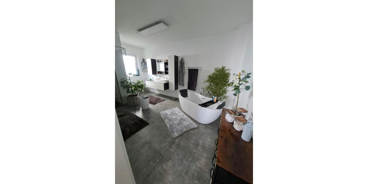 Bungalow Erbach - 3 Zimmer, 110 m&sup2;, 1.400&euro; | Angebot:25977485