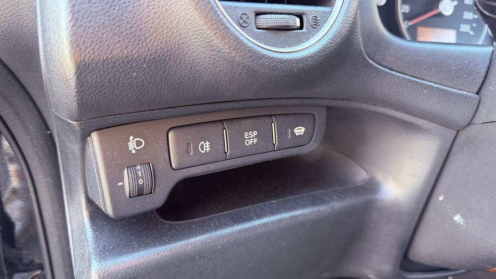 Kia Carens III 215.000 km 3.999 &euro; München 80313