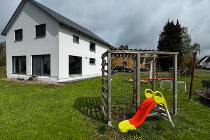 Haus Lauenau - 5.5 Zimmer, 165 m&sup2;, 2.150&euro; | Angebot:26409722