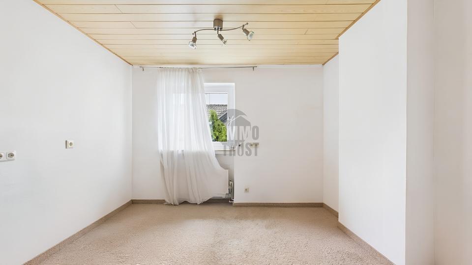 Exklusive Villa in Toplage von Grasdorf – 10 Zimmer, traumhafter Feldblick & Wellnessbereich mit Pool 10 zimmer