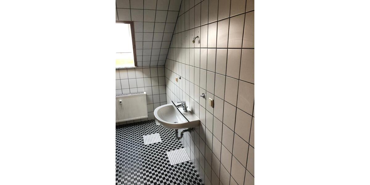 Dachgeschoßwohnung Langenzenn - 3 Zimmer, 77 m&sup2;, 740&euro; | Angebot:25368752