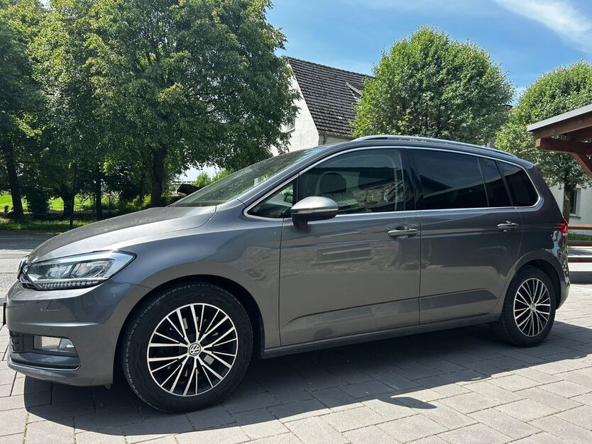 VW Touran 130.000 km 18.099 € Balve 58802