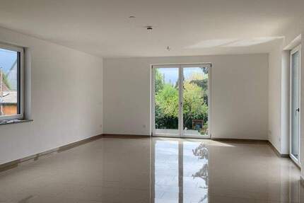 KNIPFER`S IMMOBILIENSCHÄTZE - Elegante Dachwohnung in sehr ruhiger Wohnlage zur Miete! 3 zimmer