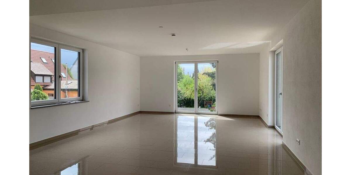 KNIPFER`S IMMOBILIENSCHÄTZE - Elegante Dachwohnung in sehr ruhiger Wohnlage zur Miete! 3 zimmer