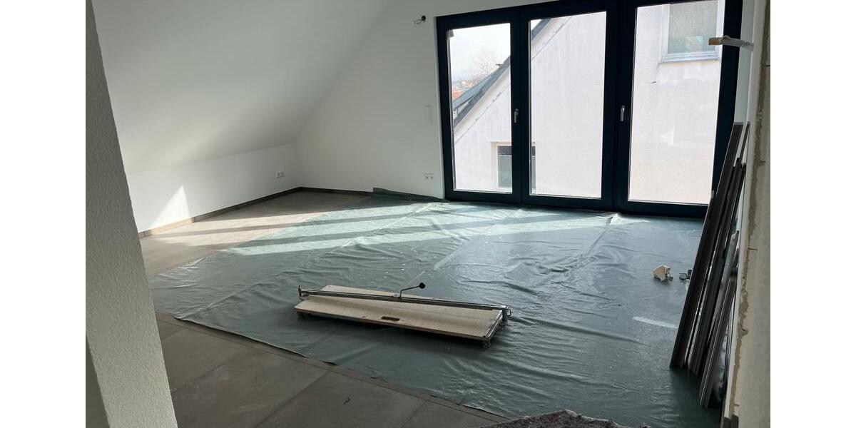 Dachgeschoßwohnung Asperg - 3 Zimmer, 73 m&sup2;, 1.450&euro; | Angebot:25390627