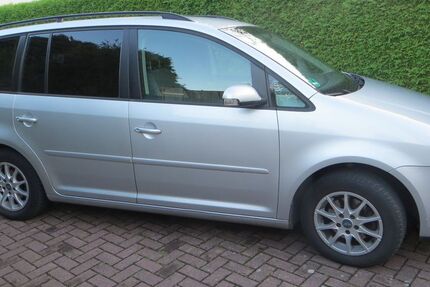VW Touran 313.684 km 3.950 € Höxter 37671