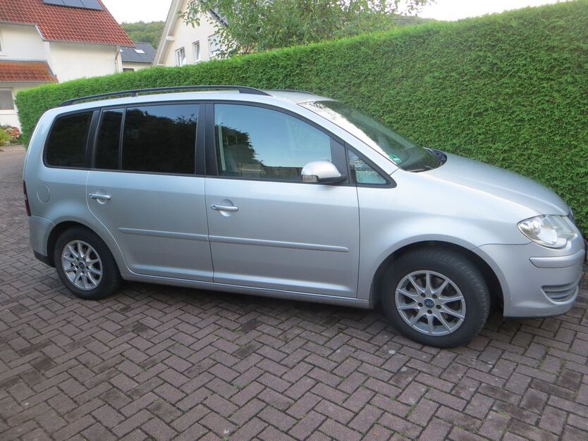 VW Touran 313.684 km 3.950 € Höxter 37671