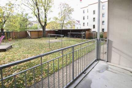 Bezugsfreie 3 Zimmer im Erdg. mit Balkon zum Innenhof - Denkmalsgeschützt 3 zimmer