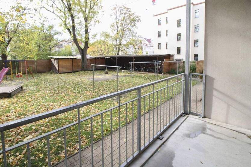 Bezugsfreie 3 Zimmer im Erdg. mit Balkon zum Innenhof - Denkmalsgeschützt 3 zimmer