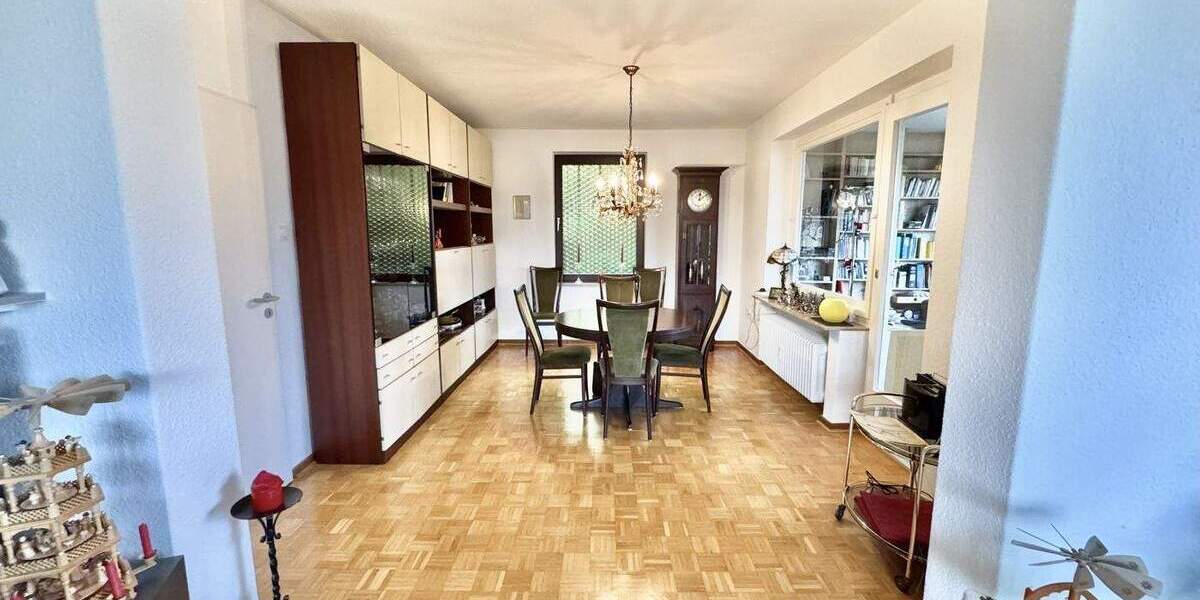 Repräsentatives, modernisiertes MFH mit zusätzlicher Bebauungsoption in bester Lage von Melsungen-Stadt zimmer