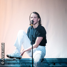 Die Adern des Blauwals - das Riot Musical 21.11.2025 Neues Theater Schaufenster