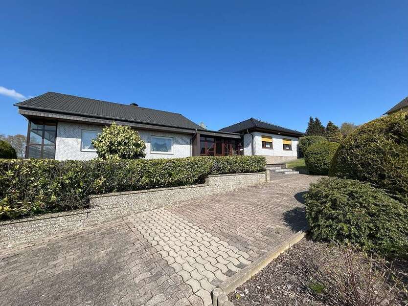 Haus zum Kaufen in Rehburg-Loccum Münchehagen 410.000 € 261 m²