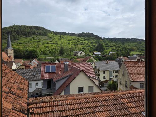 Einfamilienhaus mit Nebengebäude in 97725 Elfershausen-Machtilshausen zwischen Hammelburg und Bad Kissingen (10673) - Einfamilienhaus Elfershausen Elfershausen , Unterfr | Angebot:27137452