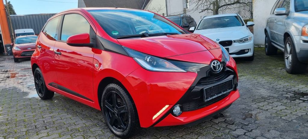 Toyota Aygo (X) 130.000 km 5.990 &euro; Saarlouis 66740