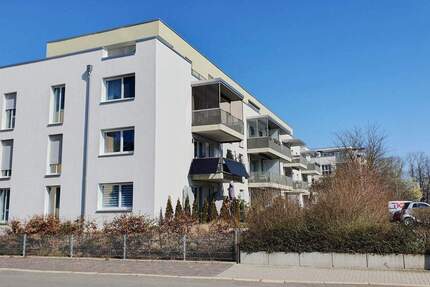 attraktive 4-Raum-Wohnung, barrierefrei mit Terrasse + Garten + Stellplatz TG und Einbauküche 4 zimmer